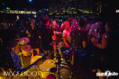 Legends of Bangkok: Dj Tong x Num T-Bone ที่ แม็กกี้ ชูส์ — photo 119