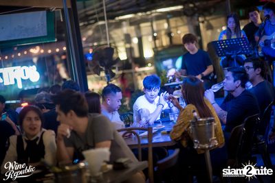 Friday Night at Wine Republic Thonglor — photo 24