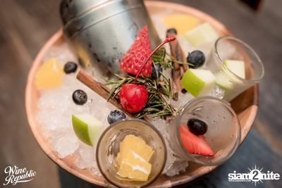 Friday Night at Wine Republic Thonglor — photo 50