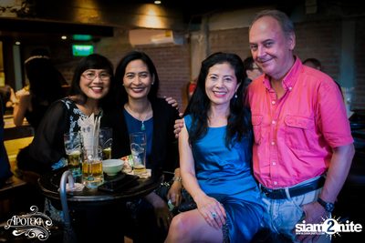 90s Time of our Lives by Earthcollide & Her stalker's ที่ อโพเทกะ — photo 9