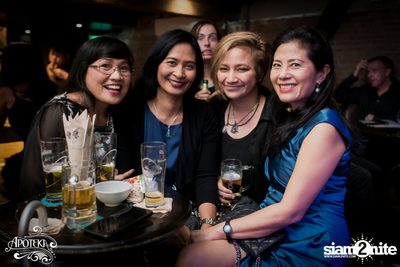 90s Time of our Lives by Earthcollide & Her stalker's ที่ อโพเทกะ — photo 12
