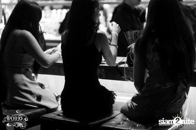90s Time of our Lives by Earthcollide & Her stalker's ที่ อโพเทกะ — photo 14