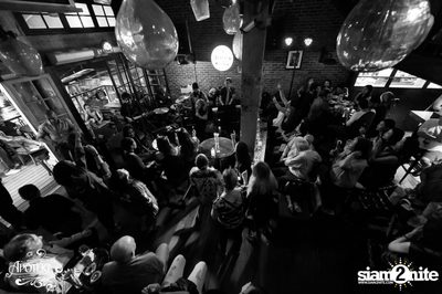 90s Time of our Lives by Earthcollide & Her stalker's ที่ อโพเทกะ — photo 20