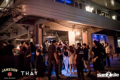 Thay Days กับ Ur Boy TJ ที่ เท เอกมัย — photo 1