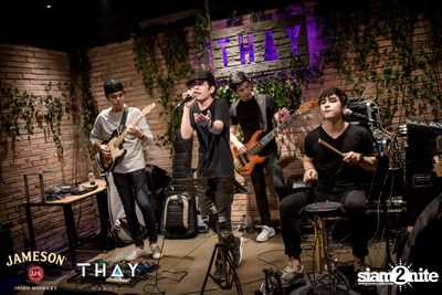 Thay Days กับ Ur Boy TJ ที่ เท เอกมัย — photo 8