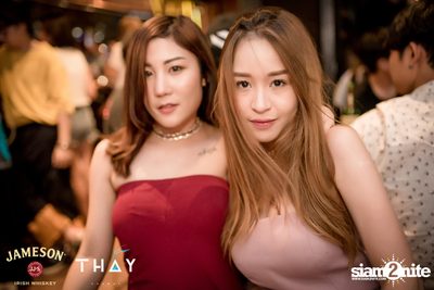 Thay Days กับ Ur Boy TJ ที่ เท เอกมัย — photo 18