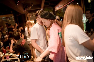 Thay Days กับ Ur Boy TJ ที่ เท เอกมัย — photo 25