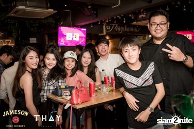 Thay Days กับ Ur Boy TJ ที่ เท เอกมัย — photo 27