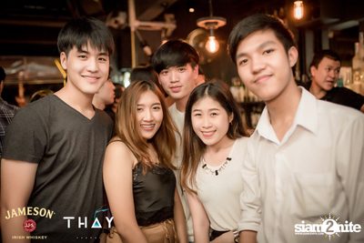 Thay Days กับ Ur Boy TJ ที่ เท เอกมัย — photo 28