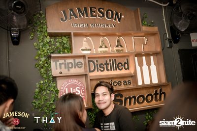 Thay Days กับ Ur Boy TJ ที่ เท เอกมัย — photo 31