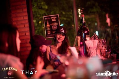 Thay Days กับ Ur Boy TJ ที่ เท เอกมัย — photo 37