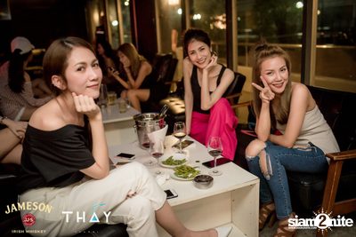 Thay Days กับ Ur Boy TJ ที่ เท เอกมัย — photo 47
