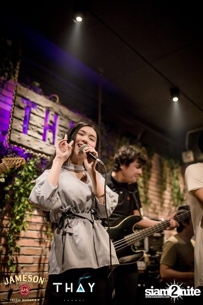 Thay Days กับ Ur Boy TJ ที่ เท เอกมัย — photo 52