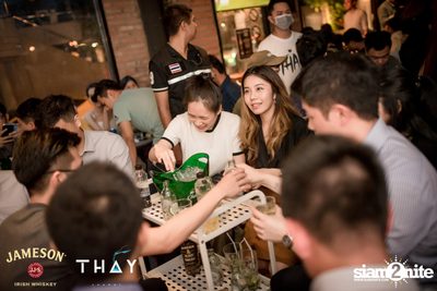 Thay Days กับ Ur Boy TJ ที่ เท เอกมัย — photo 53