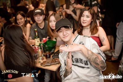 Thay Days กับ Ur Boy TJ ที่ เท เอกมัย — photo 72