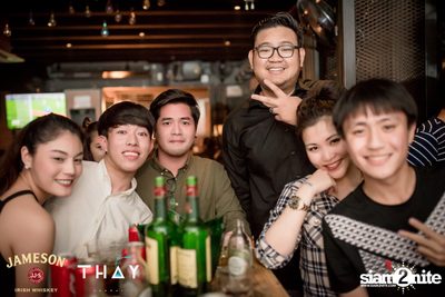 Thay Days กับ Ur Boy TJ ที่ เท เอกมัย — photo 74