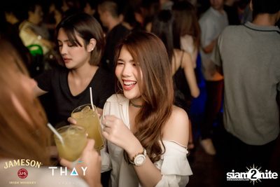 Thay Days กับ Ur Boy TJ ที่ เท เอกมัย — photo 86