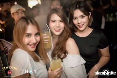 Thay Days กับ Ur Boy TJ ที่ เท เอกมัย — photo 87