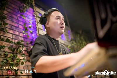 Thay Days กับ Ur Boy TJ ที่ เท เอกมัย — photo 90