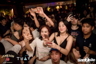 Thay Days กับ Ur Boy TJ ที่ เท เอกมัย — photo 96