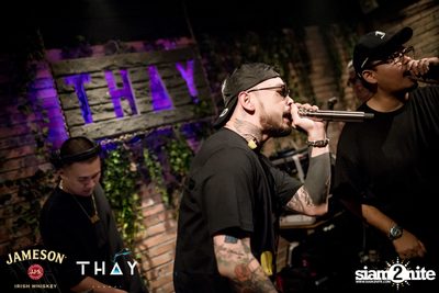 Thay Days กับ Ur Boy TJ ที่ เท เอกมัย — photo 97