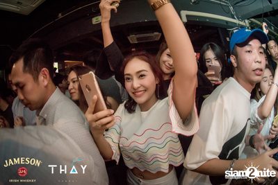 Thay Days กับ Ur Boy TJ ที่ เท เอกมัย — photo 103