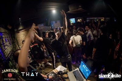 Thay Days กับ Ur Boy TJ ที่ เท เอกมัย — photo 107