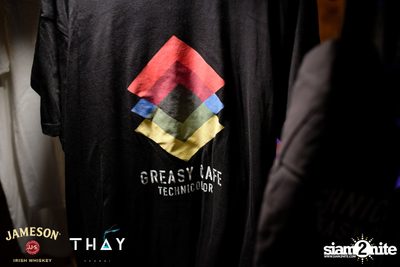 Thay Days กับ Greasy Cafe ที่ เท เอกมัย — photo 5