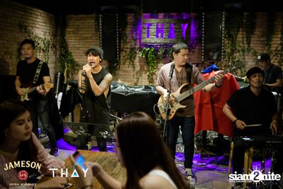 Thay Days กับ Greasy Cafe ที่ เท เอกมัย — photo 9