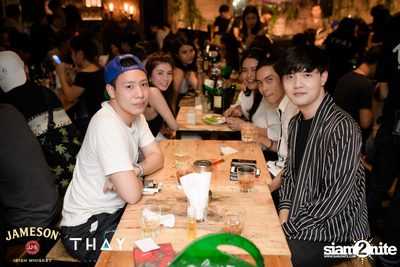 Thay Days กับ Greasy Cafe ที่ เท เอกมัย — photo 30