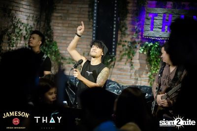 Thay Days กับ Greasy Cafe ที่ เท เอกมัย — photo 32