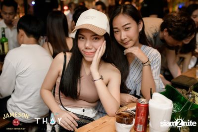 Thay Days กับ Greasy Cafe ที่ เท เอกมัย — photo 45