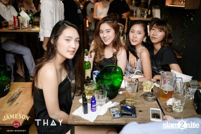 Thay Days กับ Greasy Cafe ที่ เท เอกมัย — photo 46