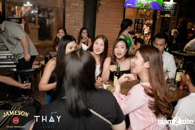 Thay Days กับ Greasy Cafe ที่ เท เอกมัย — photo 47