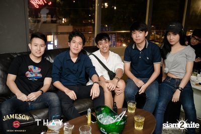 Thay Days กับ Greasy Cafe ที่ เท เอกมัย — photo 54