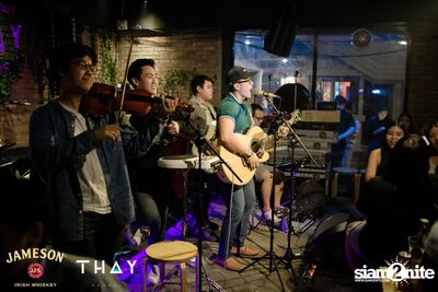 Thay Days กับ Greasy Cafe ที่ เท เอกมัย — photo 60