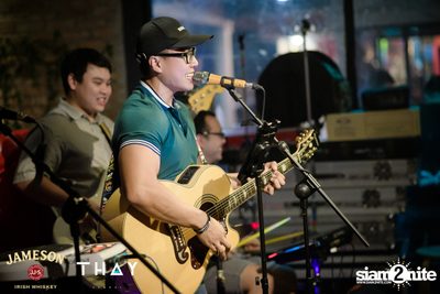 Thay Days กับ Greasy Cafe ที่ เท เอกมัย — photo 61