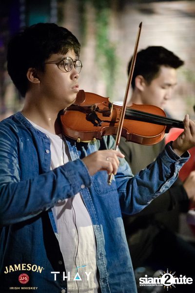 Thay Days กับ Greasy Cafe ที่ เท เอกมัย — photo 64