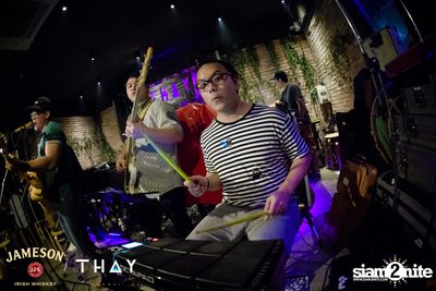 Thay Days กับ Greasy Cafe ที่ เท เอกมัย — photo 71