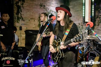 Thay Days กับ Greasy Cafe ที่ เท เอกมัย — photo 118