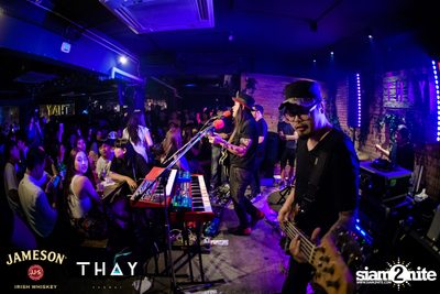 Thay Days กับ Greasy Cafe ที่ เท เอกมัย — photo 127