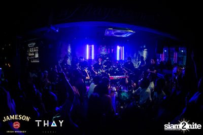 Thay Days กับ Greasy Cafe ที่ เท เอกมัย — photo 130