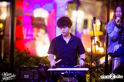 Friday Night at Wine Republic Thonglor — photo 9