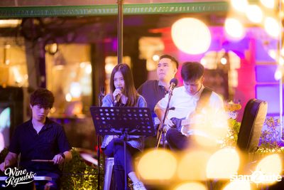 Friday Night at Wine Republic Thonglor — photo 11
