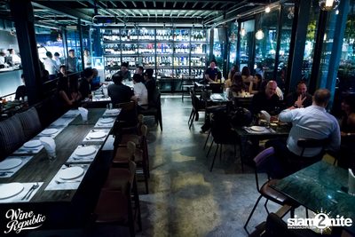 Friday Night at Wine Republic Thonglor — photo 17