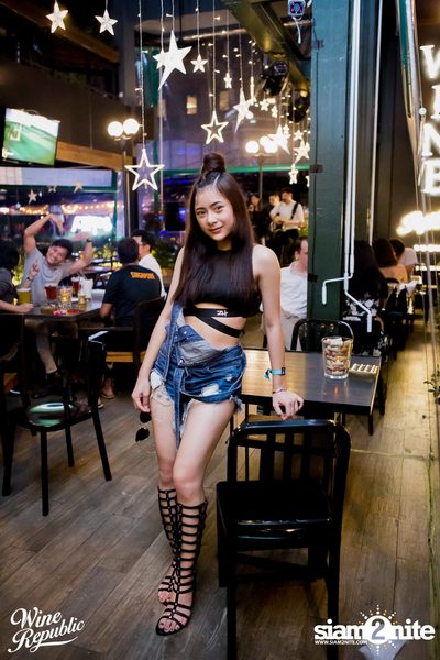 Friday Night at Wine Republic Thonglor — photo 42