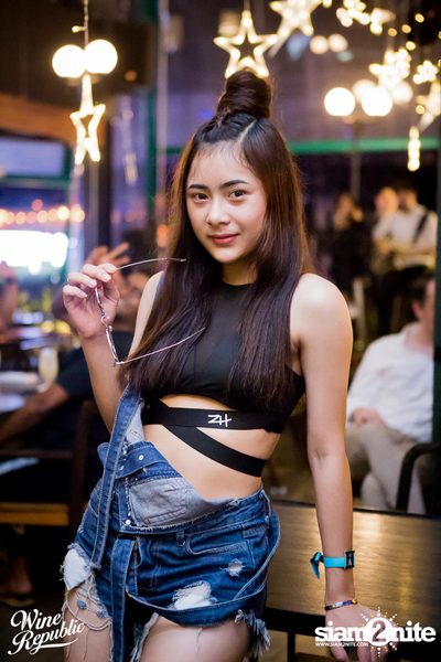 Friday Night at Wine Republic Thonglor — photo 43