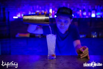 Tipsy Vintage Night with Two Popetorn at Tipsy Bkk — photo 17