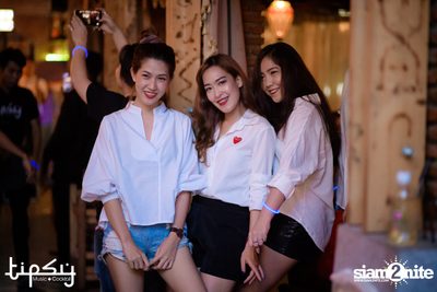 Tipsy Vintage Night with Two Popetorn at Tipsy Bkk — photo 124