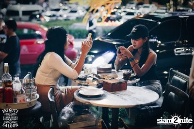 Maew Chirasak ที่ แฟท กัทซ์ อีสต์วิลล์ — photo 21